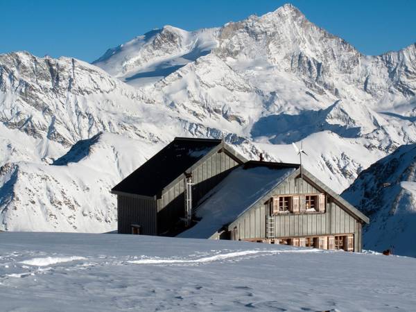 marche et vol en hiver à la cabane des becs de Bosson